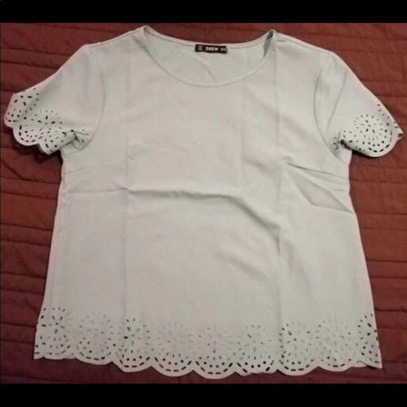 Solid Laser Cut Scalloped Top - Picture 4 of 6